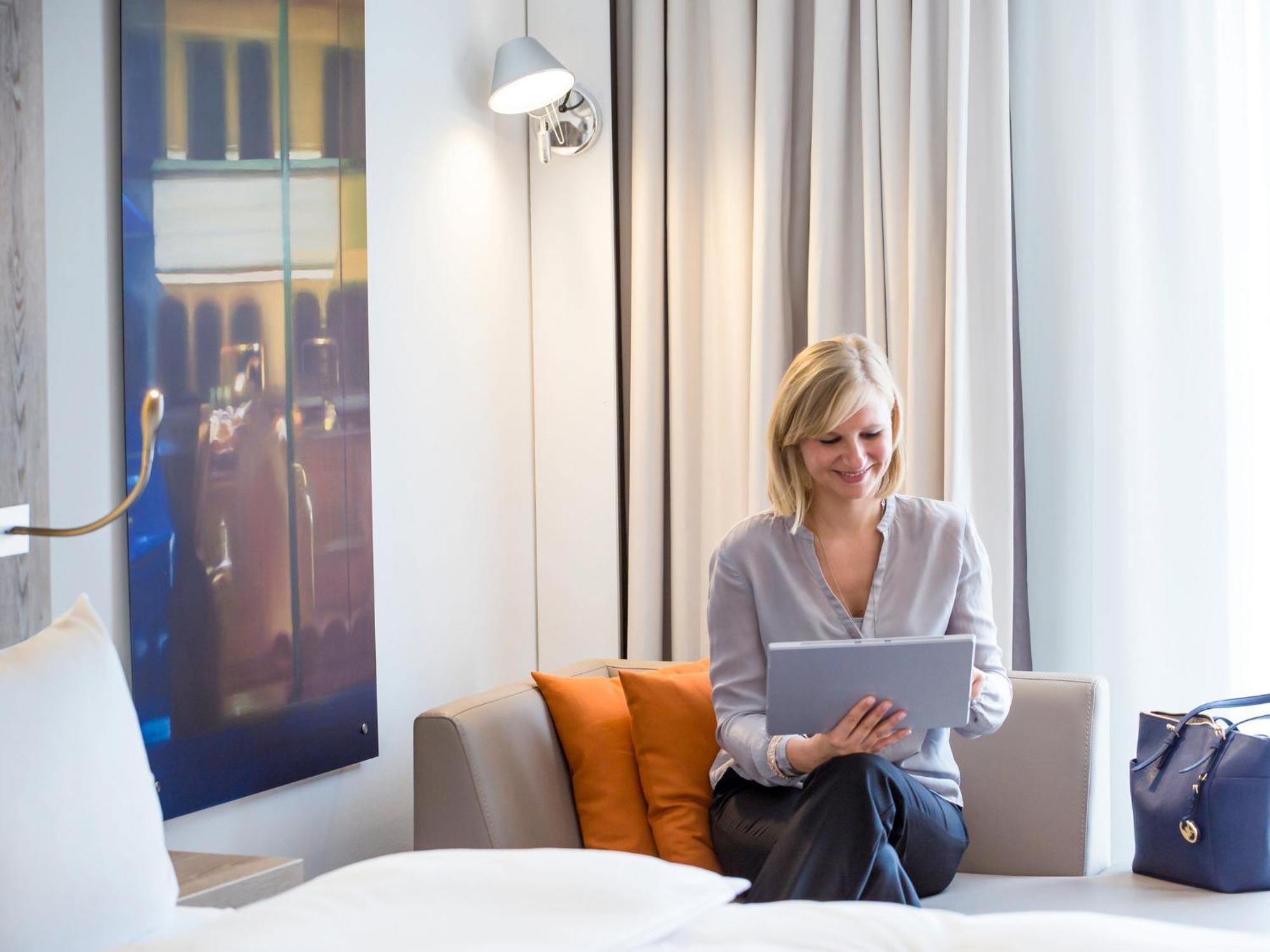 Executive King Kamer met Bank